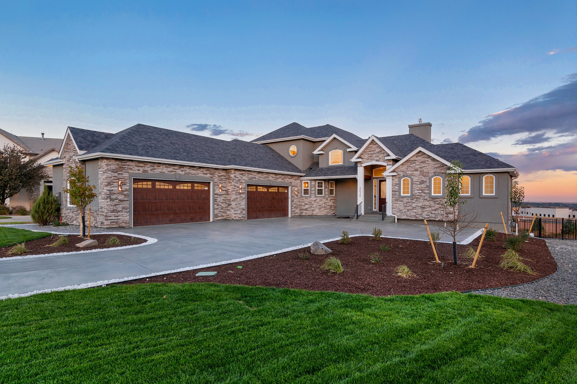Hillside Manor Garage