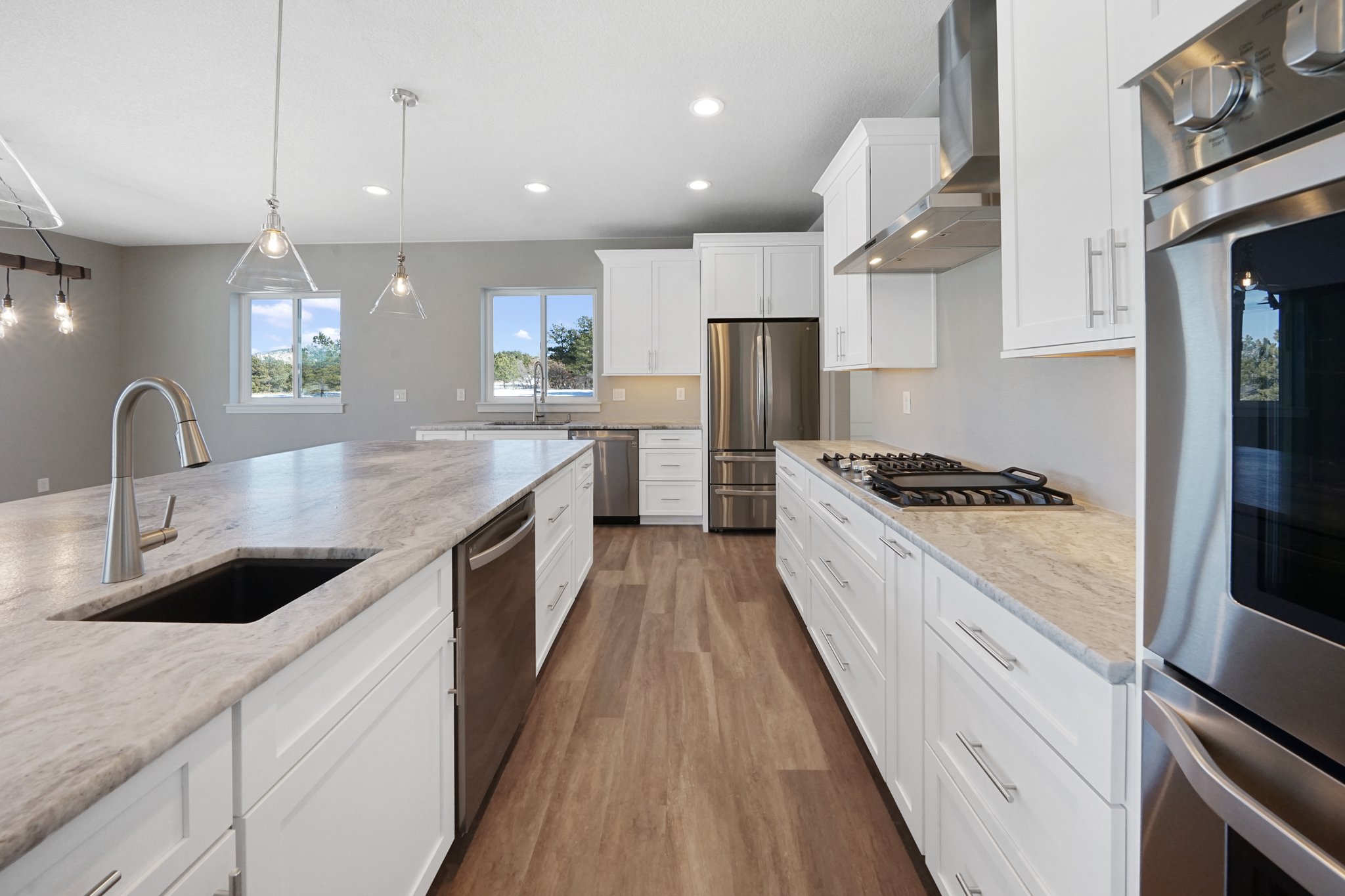 Classic Light & Bright Country Home Kitchen